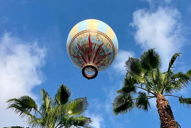 La montgolfière en pleine ascension