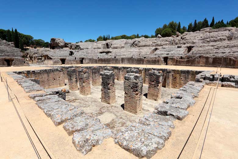 Les ruines de l'amphithéâtre d'Italica 