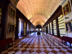 Intérieur des Archives générales des Indes