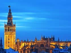 Cathédrale de Séville et Giralda de nuit