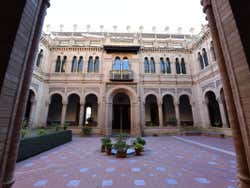 Cour intérieure du Musée des arts et des traditions populaires